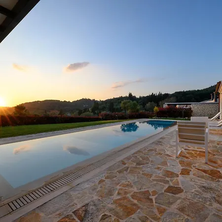 فندق Mega Lithari Corfu Luxury Kavvadades
