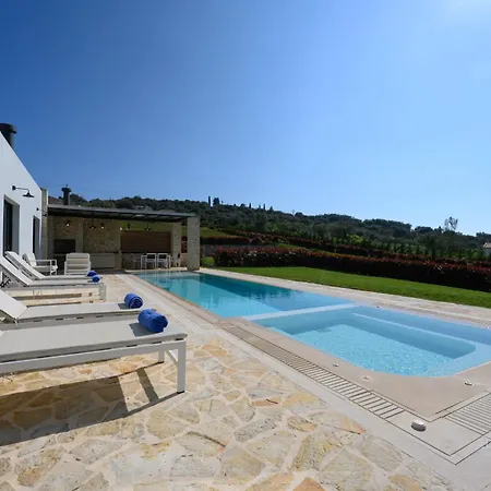 فندق Mega Lithari Corfu Luxury Kavvadades