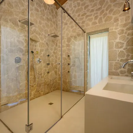 Mega Lithari Corfu Luxury * Kavvadades