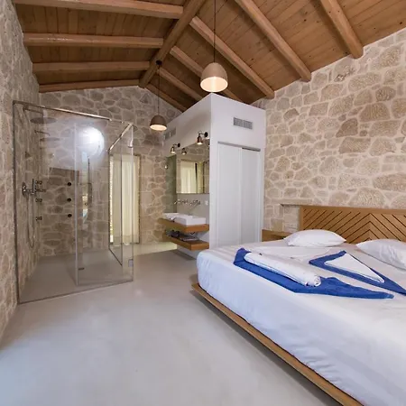 Mega Lithari Corfu Luxury מלון *