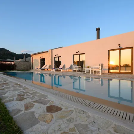 Mega Lithari Corfu Luxury מלון *