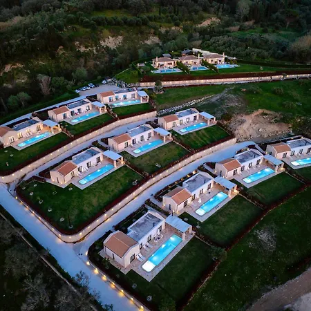 Mega Lithari Corfu Luxury מלון